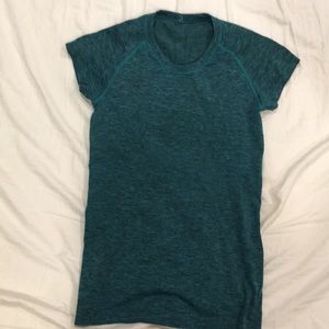 Lululemon green heathered short sleeve top